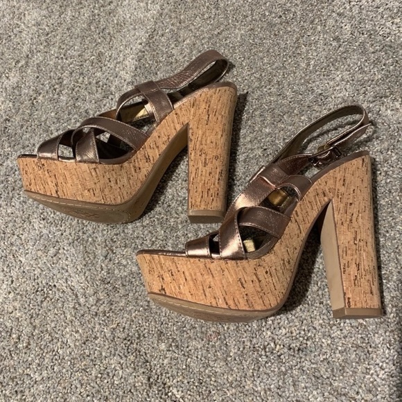 Gold Heels - Picture 2 of 4